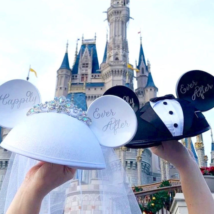 WDW ウェディングイヤーハット 大好きなディズニーキャラクターと過ごす、夢と魔法の旅へ✈♡inディズニーワールド美花嫁図鑑farny ファーニー お洒落で可愛い花嫁レポが満載！byプラコレ