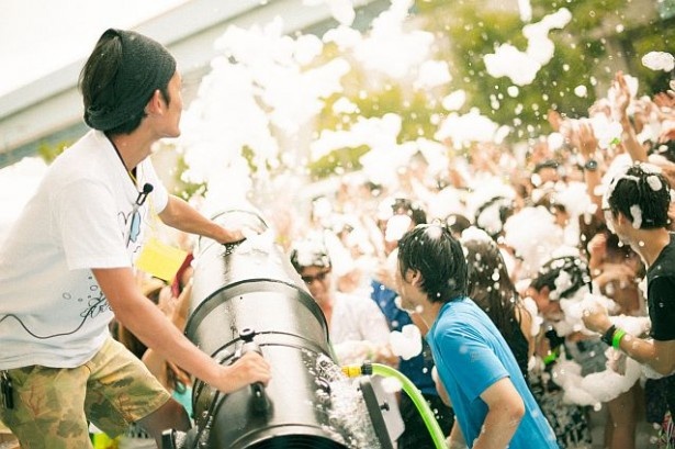 GW期間 屋上で水遊び＆泡バズーカ♪』おふろcafé ハレニワの湯の最新情報子供とお出かけ情報「いこーよ」