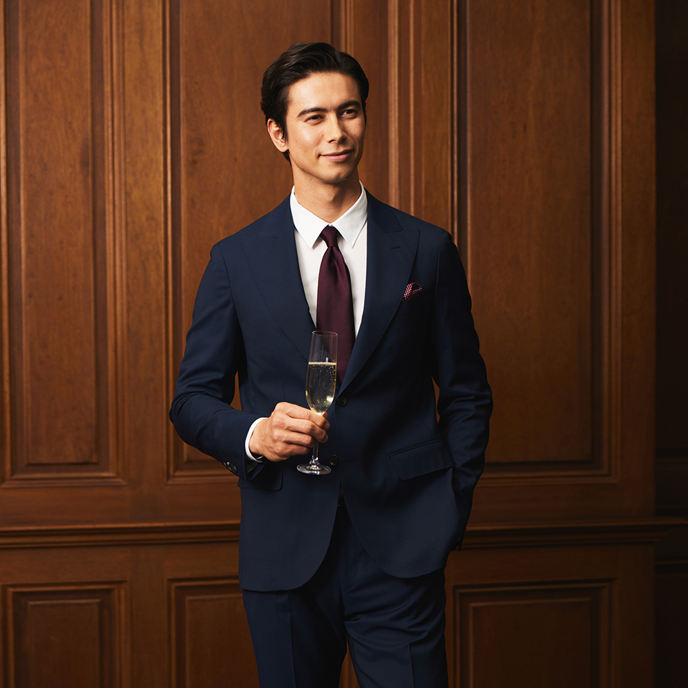 結婚式・参列 マナーを抑えてお洒落にきこなす～ネイビースーツ編～