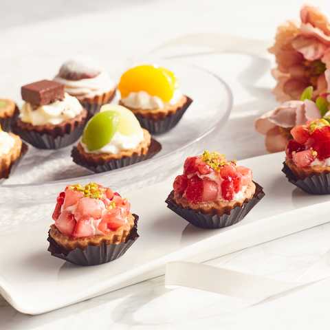 楽天市場 華やかスイーツおせち重 新年のご挨拶 お祝い 合格祝い 卒業 入学祝 スイーツおせち 高級ショコラ・サブレ詰め合わせギフト クッキー缶風プレゼント 上質バタークッキー 焼き菓子 お手土産 モンショコラトリー : Mon Chocolatly