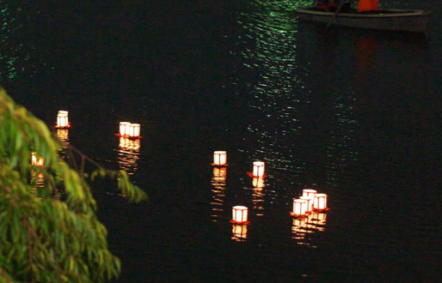 西川 灯籠流し仏壇・仏具・薫香 三香堂 岡山表町