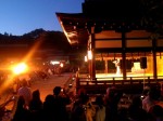下鴨神社 名月管弦祭 October 6,2025 名月管絃祭は例年中秋の名月の日に行われます。名月管絃祭ではススキの穂を飾り、かがり火が焚かれ、橋殿で尺八・管絃・箏曲などの伝統芸能が奉納されます。 十二単を身に纏った巫女さんの舞が幻想的でした✨中秋の名月神社shrine京都お出かけ