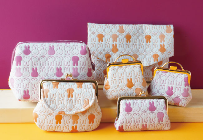 ミッフィー みっふぃー おやつ堂 鏡餅輪飾り お正月飾り 和小物 ピンク匿名配送 yuka ミッフィーおやつ堂2周年𓃺𓈒𓏸 ⁡ ⁡ ⁡2024年3月30日でみっふぃーおやつ堂 京都祇園店は2周年を迎えるそうです🎊 ⁡ おめでとうございまーーーーす🥹✨ ⁡ 新商品の季節の置き飾り春