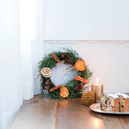 クリスマスリースを親子で手づくり！ ハハコで楽しむ季節の暮らし・手づくり歳時記～12月～kodomoe コドモエ —「親子時間」を楽しむ子育て情報が満載