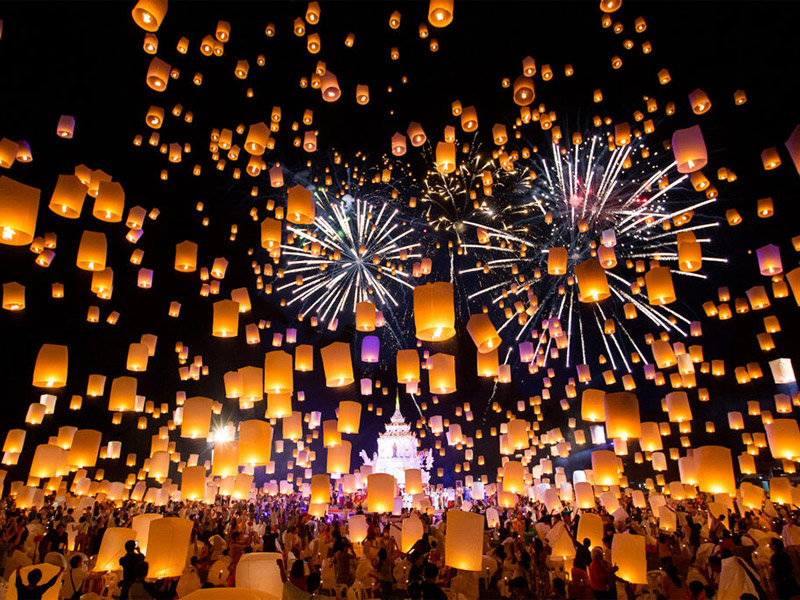 イーペン祭り最大のイベント！タイで最も美しい「巨大クラトーン山車のパレード」世界のイベント&フェスティバル