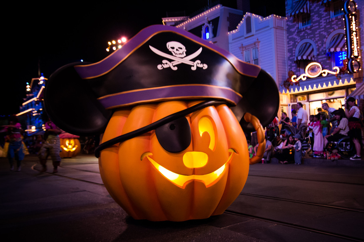 2025年最新 ディズニー・ハロウィーンの仮装ルールを解説！仮装時の注意点＆着替えスペース事情も紹介 - OZmall