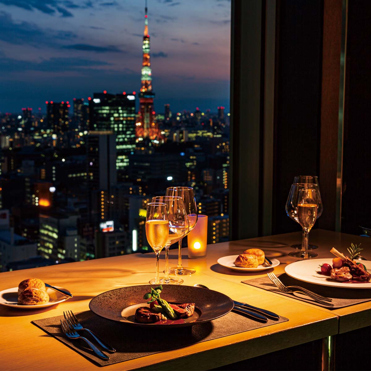 2021年 ロマンチックな夜景も！東京でおすすめのホテルクリスマスディナー５選 - LIVE JAPAN日本の旅行・観光・体験ガイド