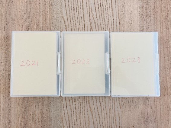 年賀状収納問題を解決！ ダイソー 「大きくなるはがきケース」 - レタスクラブ