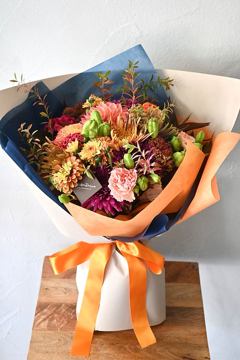 敬老の日アレンジメント 豪華Mサイズ 敬老の日 ボリューム プレゼント ギフト 花 おじいちゃん おばあちゃん 祖父母 フラワー アレンジメントバラ 豪華サイズ 華やか 生花 アレンジメント 花束 メッセージカード付 -COLORFUL Flowers 花のギフト専門店