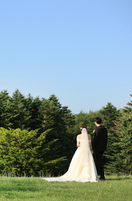 結婚式演出より印象深いシーンに。挙式入退場の演出アイディア９選ARCH DAYS