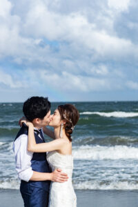 海ロケポーズ101選 真似したくなる！前撮り・フォトウェディングのビーチフォトポーズ集 - 結婚写真 旅するフォトウェディング