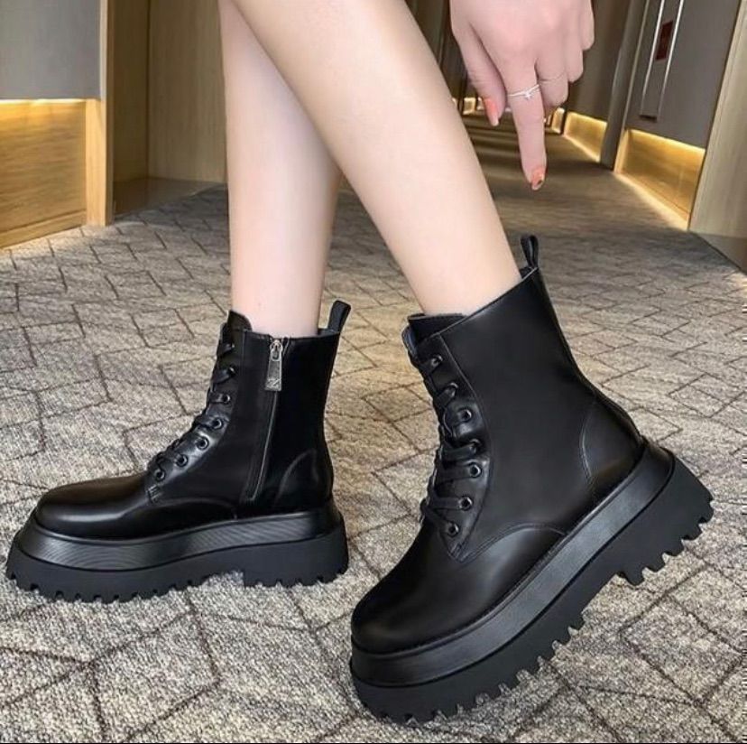 レディースブーツブランド10選 彼女への本命プレゼントには 女性が嬉しい素敵なブーツを♪