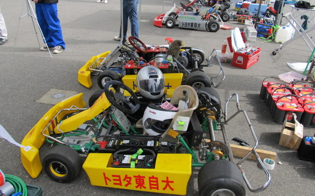 走るエクソシスト」まさかの完走！ 手づくり”箱車”が集結「ボックスカートレース」会場はロンドンからいざ日本へ！ - ECナビ