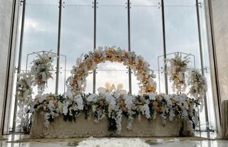 wedding☆ 結婚式結婚式コーデウェディング装花ウェディングフラワー高砂装花高砂装飾高砂高砂席ナチュラルウェディングナチュラルフラワー 披露宴披露宴会場コーディネート披露宴会場結婚式装飾結婚式装花披露宴装花プレ花嫁テーブル