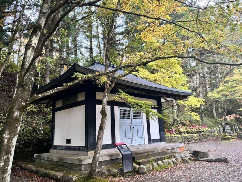 日光の山道沿いに数十体も並んだ お地蔵さんたちが起こす怪奇現象とは今日の絶景