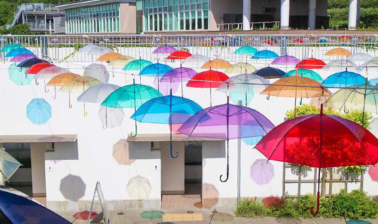 インスタ映えスポットお探しの方必見♪いいね！が止まらない「アトレ・る アンブレラスカイ」～松島町～ - せんだいマチプラ