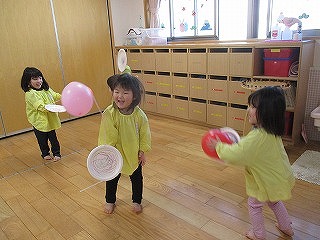 おみくじ製作！ お正月に子どもたちと おみくじをしてみてはいかがでしょうか☺️✨1月製作お正月製作お正月遊びお正月飾り 保育 士 保育園 幼稚園 保育製作 保育園製作 製作アイデア 保育士さんと繋がりたい 保育学生 保育実習 製作あそびアイスの棒