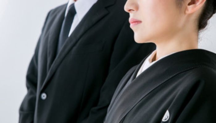 初盆の法要に招かれた際のマナー、ふさわしい服装を解説サンキュ