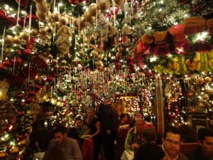 プレミアムチョコレートブランド リンツ 11 26 金 ～出店！『Christmas Market in横浜⾚レンガ倉庫』リンツが遊園地になったような「リンドールゴンドラ」や限定スペシャルドリンクなど♪世界 の大人女子をとりこにする「リンツ」の幻想的なショコラ体験＆クリスマス