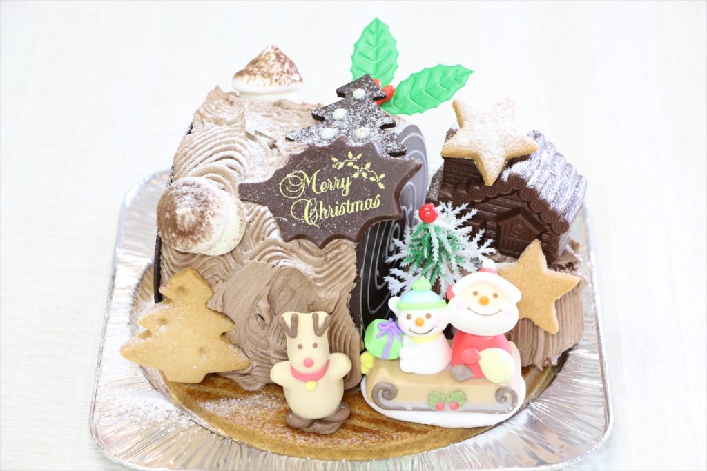 食パンで簡単！ヘクセンハウス風クリスマスサンタのお家ケーキ