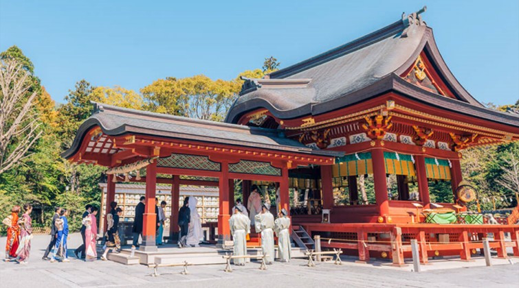 鶴岡八幡宮結婚式 鎌倉ウエディングはアットホームに神社結婚式白無垢レンタル着付けヘアメイク前撮りと東京のウエディングプロデュース