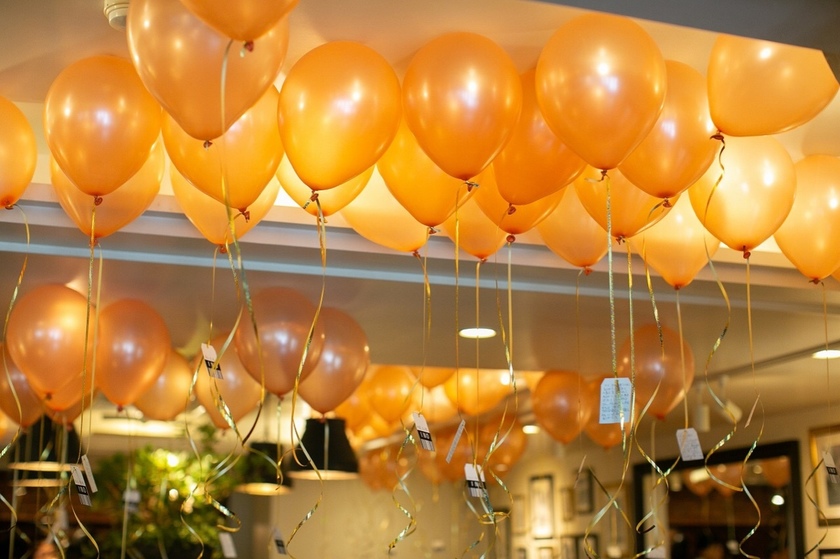 お家でホームパーティー！バルーンデコレーションバルーンでデコレーションお役立ちコラムバルーン・ゴム風船・ヘリウムガス風船 のノベルティならバルーンワールド BalloonWorld