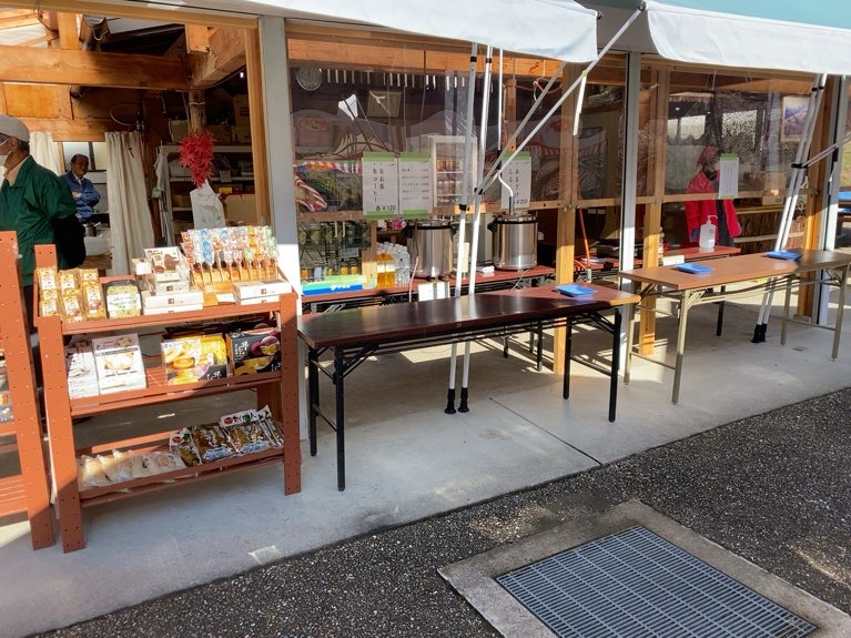 近所の桜まつり🌸 ちょうど満開で見頃だった✨ 綺麗な桜並木を歩いているとほっこりした。 屋台のお昼も美味しかった〜😋花見桜十四川桜まつり満開春春休みも残りわずか