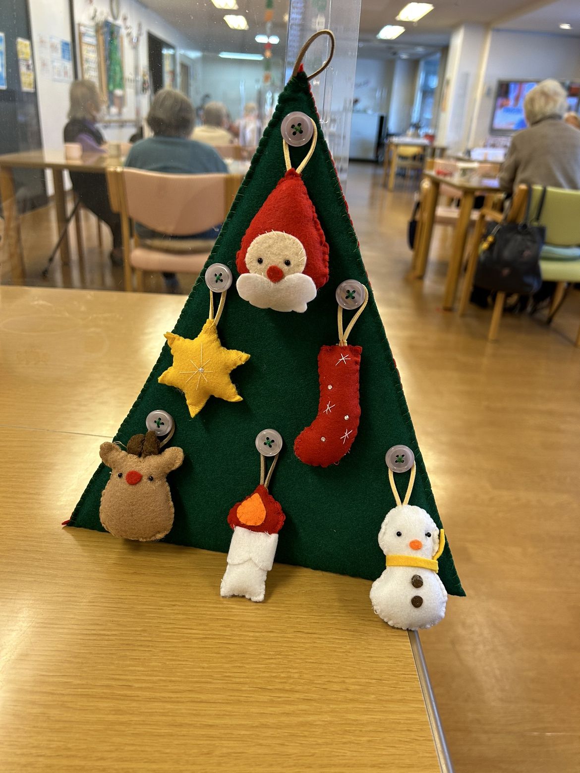 鳥取市新館 創作活動「クリスマス壁画」 - 有料老人ホームきらめき館 認定特定施設