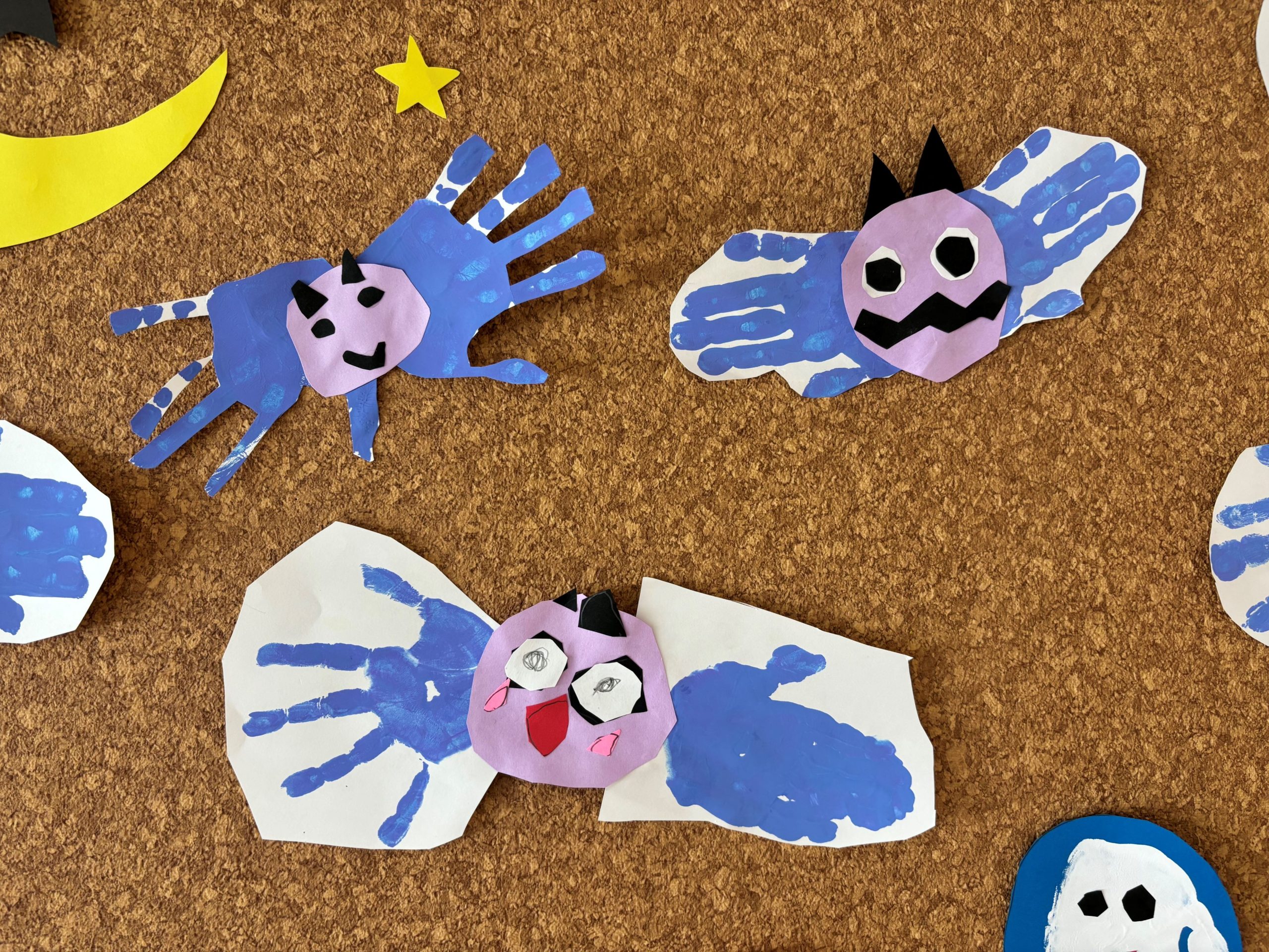 みんなの手作りハロウィン壁面・飾り付けアイデア〜作って楽しい飾って楽しい製作遊び〜保育と遊びのプラットフォーム ほいくる