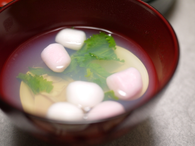 ハマグリのお吸い物」がひな祭りのお食事に出てくるのはなぜ？人形の東玉