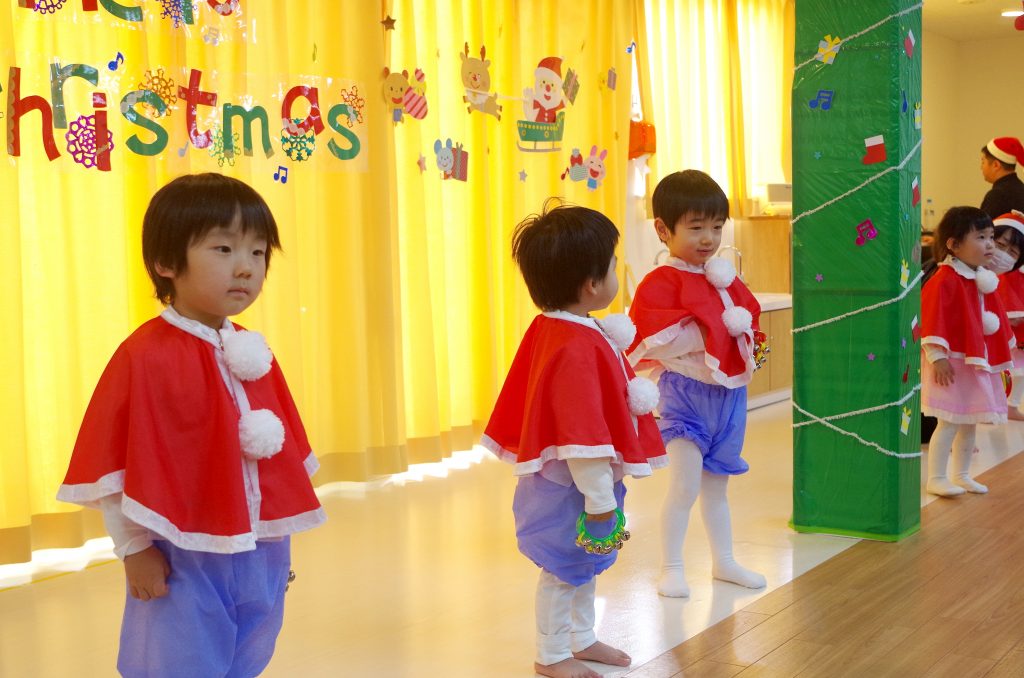 100均 子ども用衣装の作り方 Vol.3 クリスマス衣装🎁 │ クリスマスツリーコスプレ🎄 │ ワンピース・帽子・オーナメント