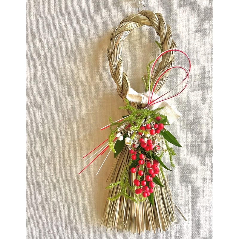 お正月飾り 若松と稲穂に南天を添え束ねた しめ縄 リース お正月 ドライフラワ