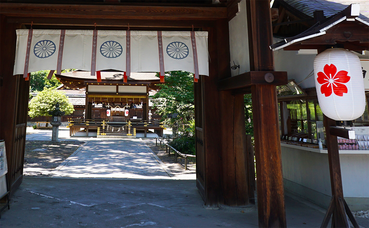 ☆京都からの買い付け 古い引き手 十六重菊紋 天皇 宮家御