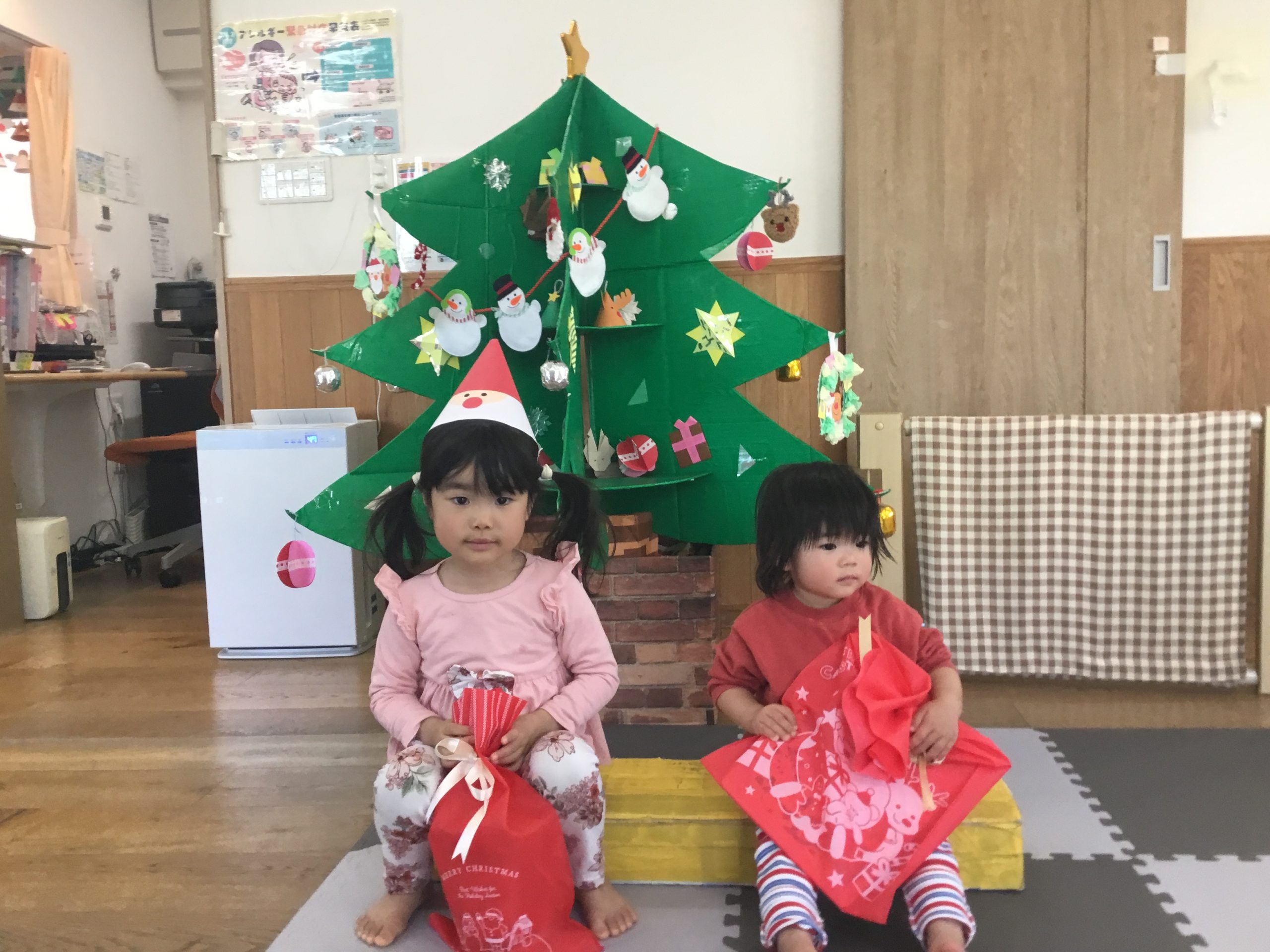 あわてんぼうのサンタクロース 無料☆ペープサート イラスト 素材♪保育園・幼稚園・１２月・クリスマスの歌☆ - 保育でラララ♪