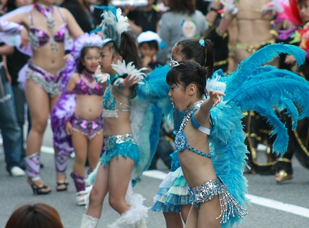 神戸まつり ６ ♪ : MUSIC MAKES US HAPPY