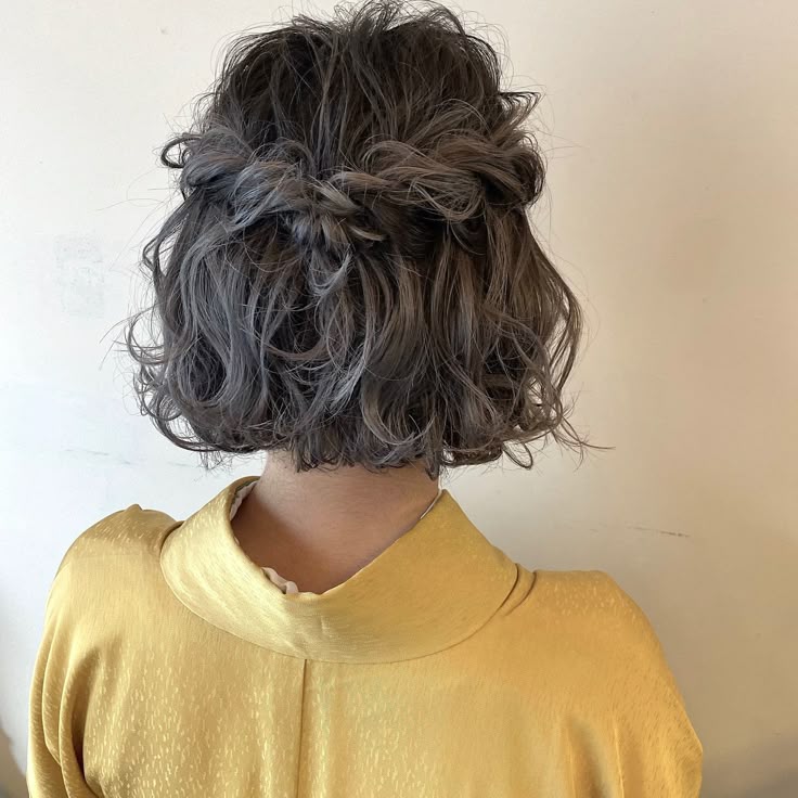 結婚式のお呼ばれに華やかハーフアップ特集！セルフアレンジのコツも - 秋葉原コットン