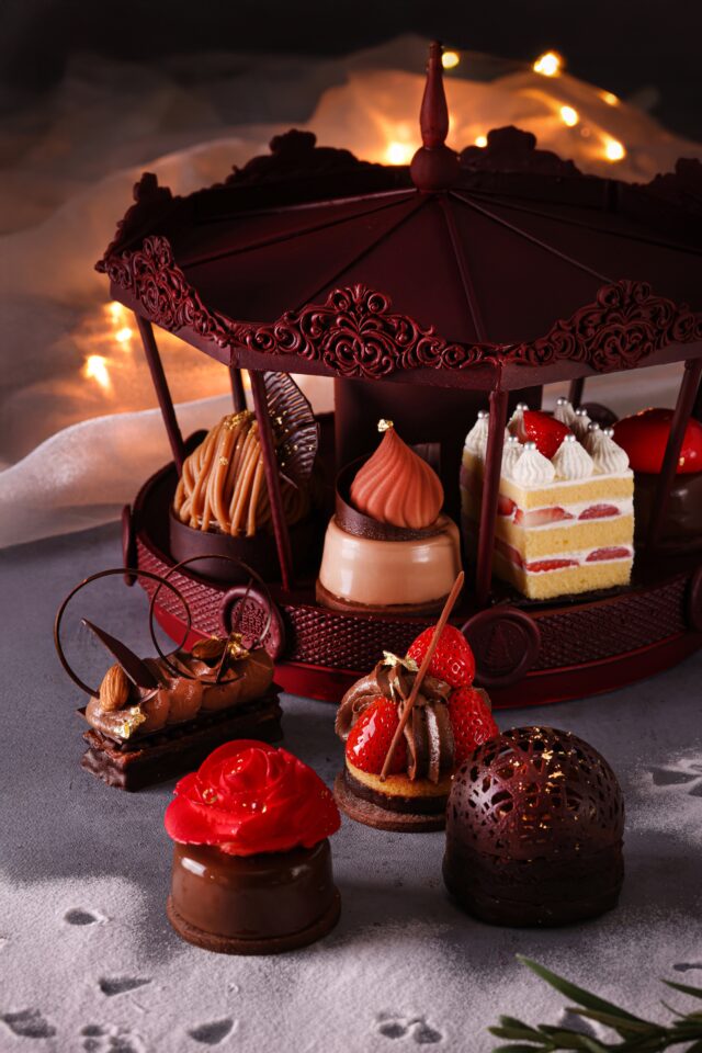 クリスマスケーキ 2025 ピスタチオ＆苺クリームデコレーション – 魔法洋菓子店ソルシエ