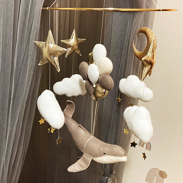 楽天市場送料無料 Mamimami Home モービル 木製 ホワイト ゆらゆらおもちゃ 羊毛フェルト 手作りベッドメリー 癒し リラックスリビング ベッドルーム 木のおもちゃ 赤ちゃん ベビー ギフト 出産祝い : MamimamiHome