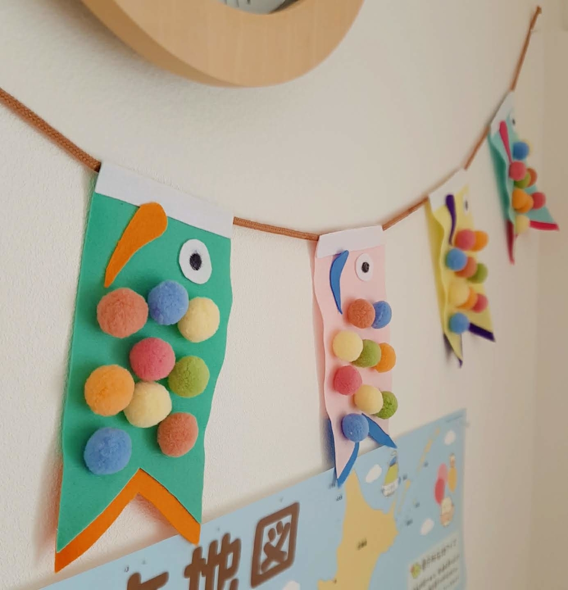 保育園 5月製作「こどもの日」製作・かぶと 兜 を作ろう紙皿・色画用紙・新聞紙かぶとの折り方紹介保育士のお仕事静岡