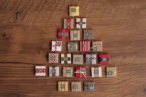 手作りアドベントカレンダーお菓子以外の中身は？女の子が喜ぶ実例7選よーこくらぶ