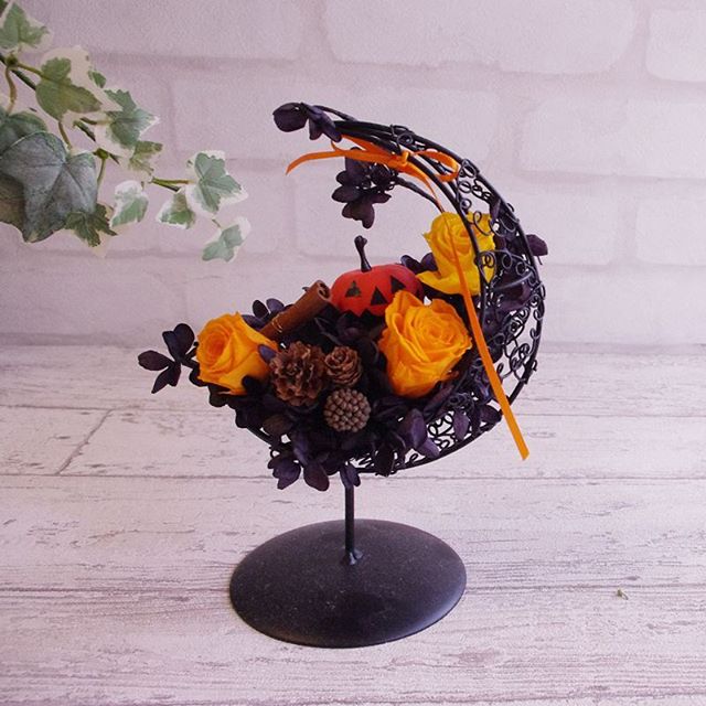 9～10月シーズンレッスン「 ハロウィンのフラワーアレンジ」の魅力についてアートフラワーギフトのメリアルーム