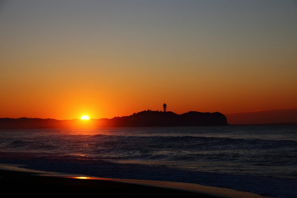 2025年 初日の出の時刻と天気は？なぜ東から順に明けない？日の出前に見たい景色も：気象予報士解説 植松愛実- エキスパート -Yahoo!ニュース