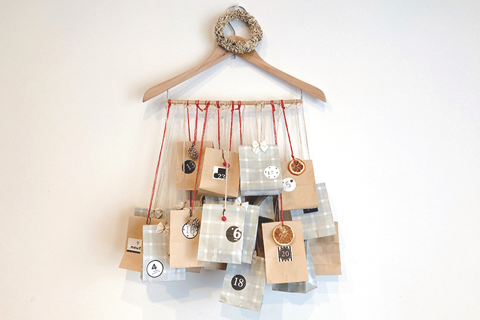 ☆ダイソー貼れる布で作るアドベントカレンダー』