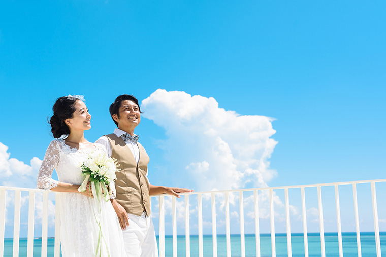 恩納村リゾートウェディング活性化協議会 -ORWC-沖縄県恩納村恩 めぐみ の青 豊かな緑 輝く人々 未来へつなごう恩納村