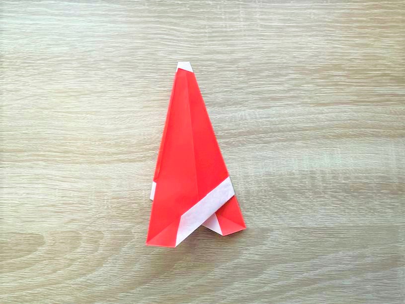 サンタクロース全身の折り紙の折り方は簡単！作り方7選まとめ│子供と楽しむ折り紙・工作