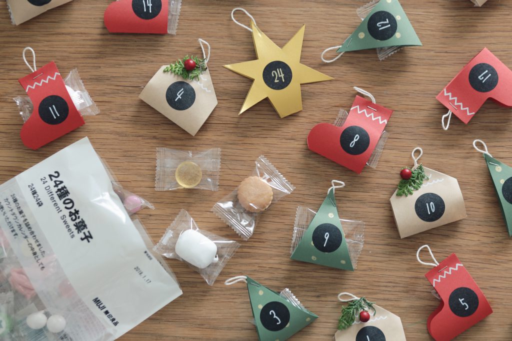 中学校の図書室に作られたアドベントカレンダーに羨望の声 「全国の図書館に欲しい」 – 連載JP