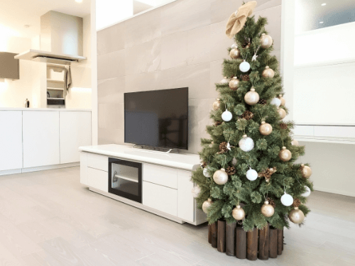 クリスマスツリーの捨て方！電飾やオーナメントの処分方法まで解説