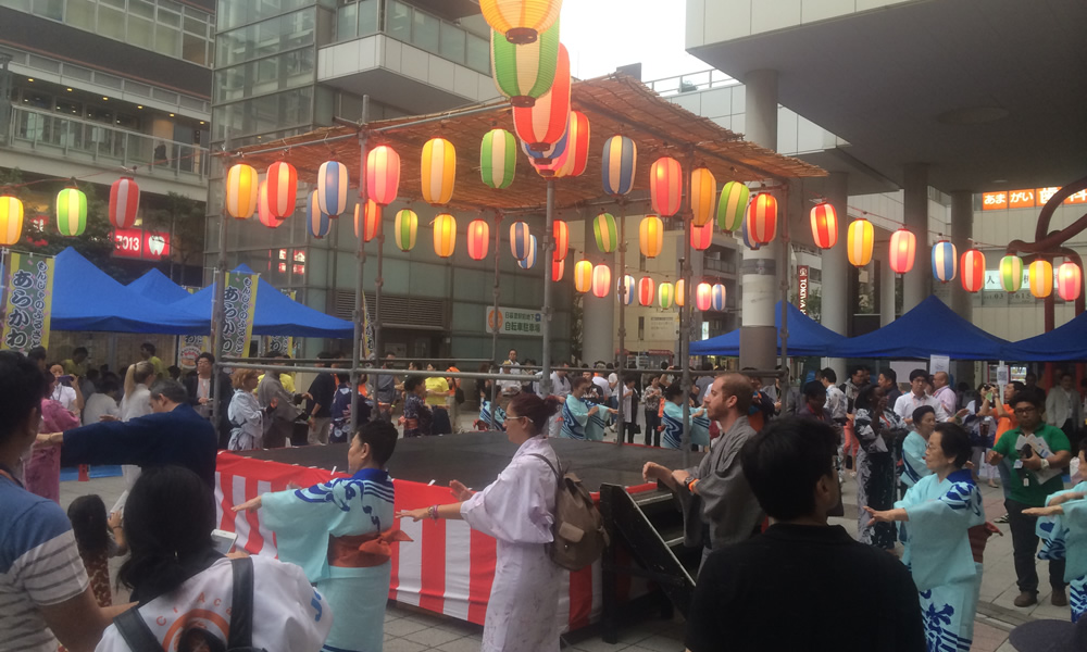 PSD 盆踊り会場とヤグラ 夜- 自然編06背景素材店みにくる