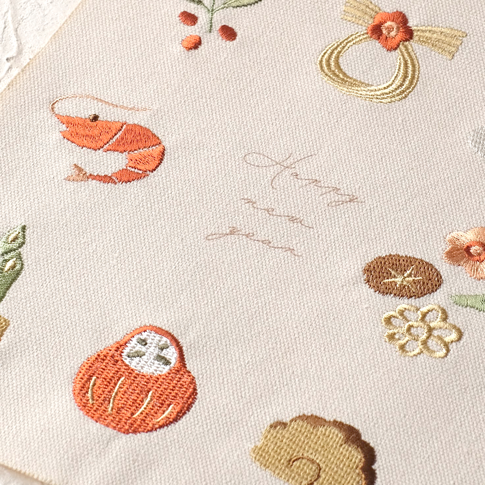 楽天市場 ニューイヤー刺繍ミニタペストリー お正月 タペストリー おしゃれ ツリー 飾り 布 装飾 壁掛け 鏡餅 記念撮影 写真 子供 男の子 女の子赤ちゃん かざり デコ インテリア 正月飾り かがみもち 背景布 小さめ かわいい シンプル ナチュラル フォト: FAVRAS