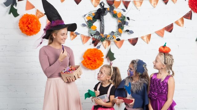 ハロウィンマントを手作り！ビニール袋で仮装アイテムを工作工作・自由研究All About